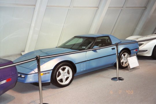 corvette_museum_12.jpg (33508 bytes)
